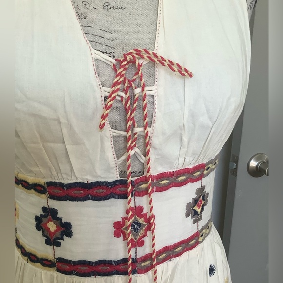 🏜️ Embroidered Chelsea & Violet Dress 🏜️ - Picture 7 of 14